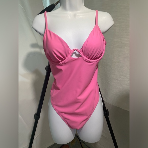 Cupshe Other - NWOT Cupshe light pink one piece bathing suit size M